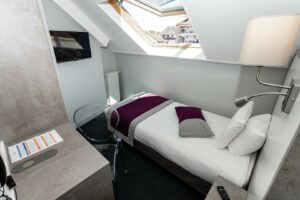Petite chambre mansardée_4