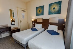 Chambre Supérieure TWIN climatisée - Hôtel de Champagne Angers